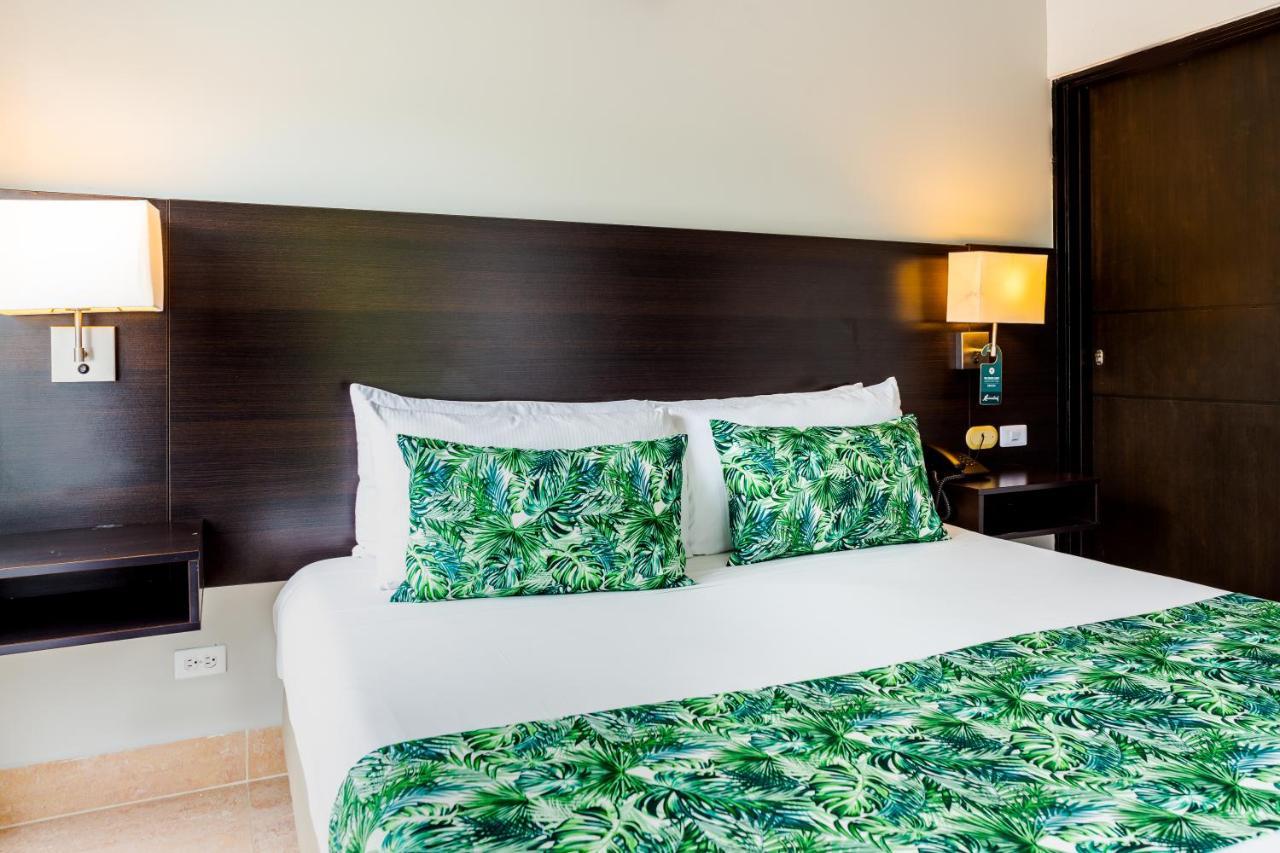 Hotel Manantial Мельгар Экстерьер фото